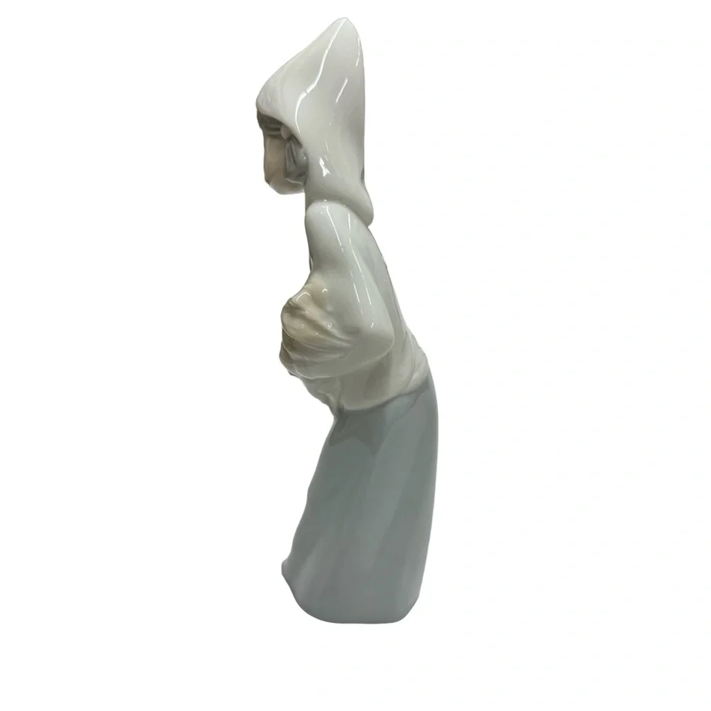 Vintage Lladro Porcelain Figurine Girl Carrying Rooster